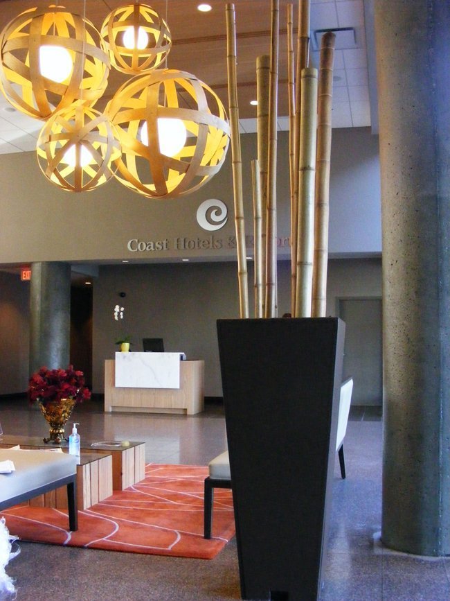 I love the modern flare of bamboo Bamboo decor, Bamboo poles, Bamboo
